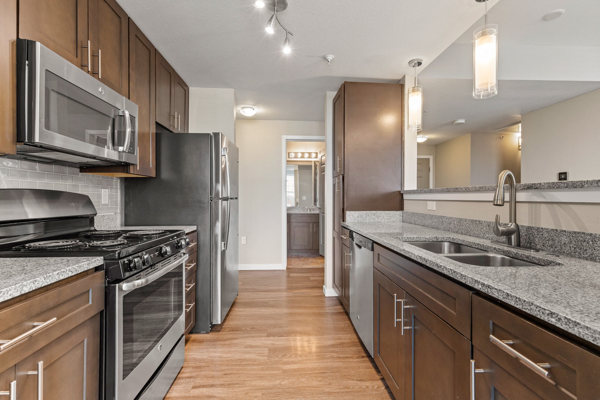 Black Feather Apartment Homes Image 11